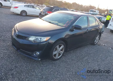 2013 Toyota Camry Se z USA, uszkodzony, nr VIN 4T1BF1FK8DU237237